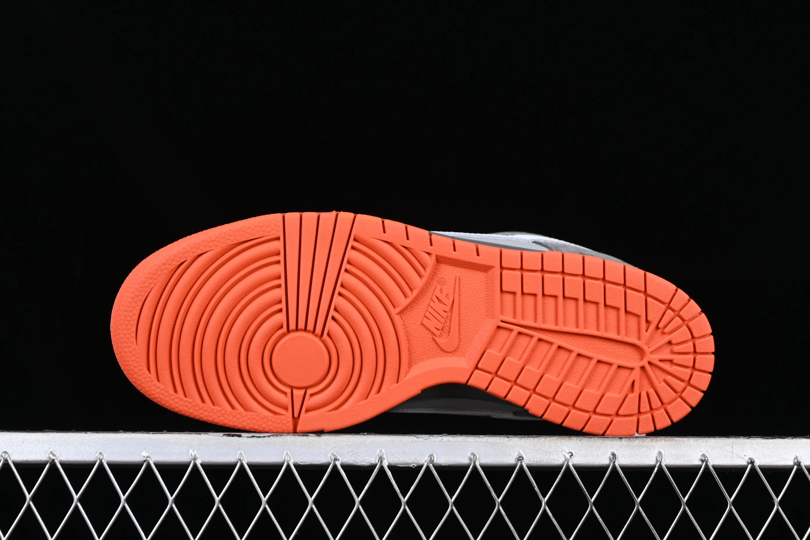 All Categories Nk SB Dunk Series Nk SB Dunk Low Low-top Sneakers Nk Dunk SB New York Gray Peace Dove New York City Limited SB Low-top Casual Sneakers 304292-011